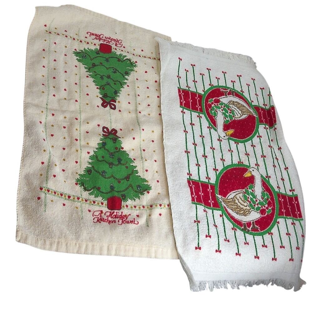 Vintage Christmas Kitchen Towels Set of 2 New